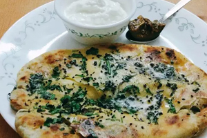Amritsari Kulcha (with Dahi)